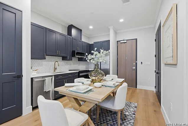 South Hausman Condos — Photo 4
