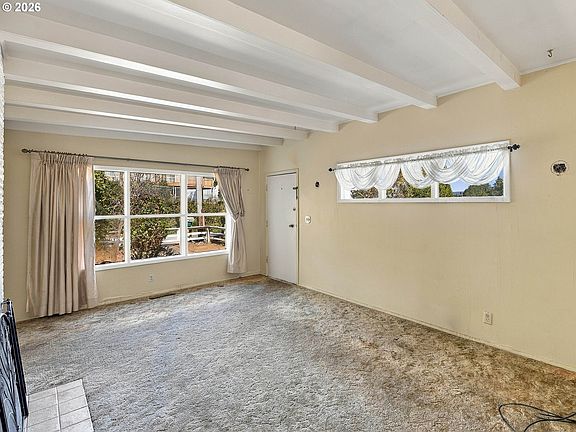 4th image of 1065 Elm Ave