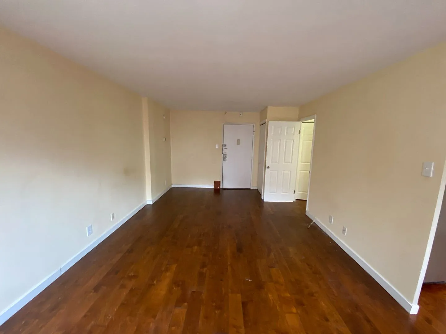 Superb studio with great kitchen roof top pool in Logan Circle! Utilities Included! — Photo 4