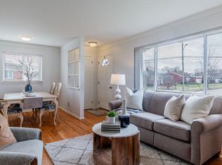 6702 Fairfield St, Garden City, MI 48135