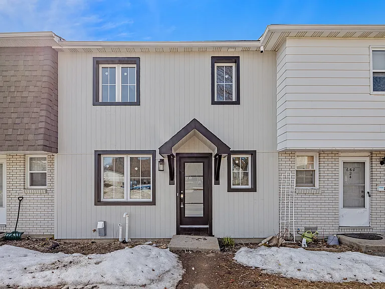660 Hochelaga St — Photo 42