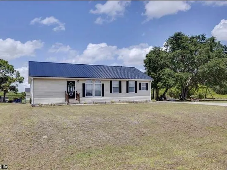 2010 S Montana Cir — Photo 1
