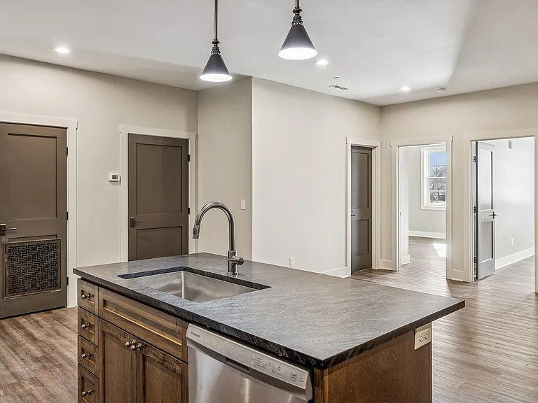 118 N Main St #D — Photo 10