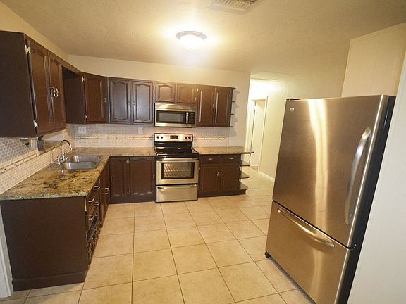 5th image of 7595 17th St N