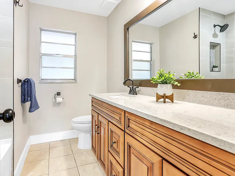 1011 Terry Dr — Photo 5