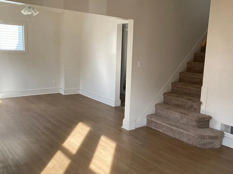 45 Lockhart Ave — Photo 3