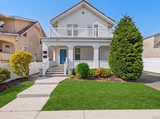 67 E Fulton St, Long Beach, NY 11561