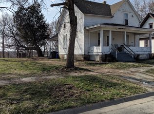 1001 S 3rd St, Rockford, IL 61104