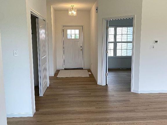 4th image of 3793 Bleacher Ave