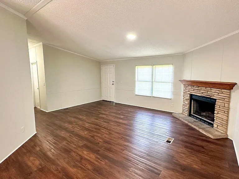 16487 Brittany Way — Photo 4