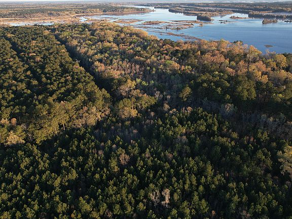 2nd image of 554 Point Comfort Rd