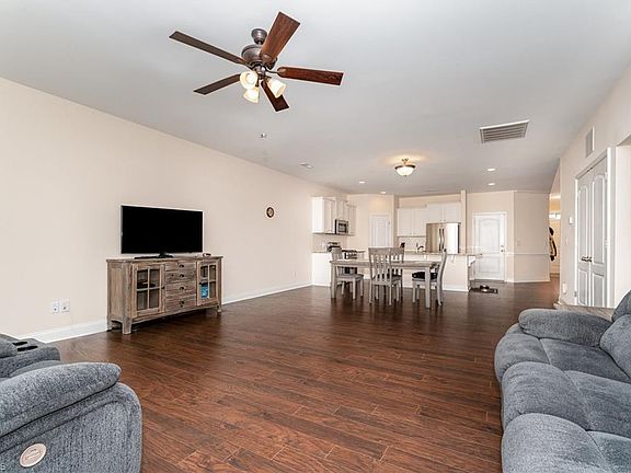 5th image of 1675 Coopers Hawk Dr