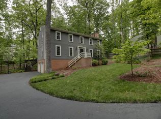 4850 Hunting Hills Dr, Roanoke, VA 24018