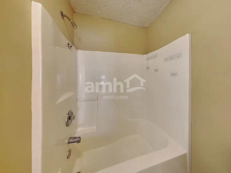 447 The Gables Dr — Photo 14