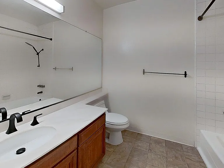 4425 Whitsett Ave #213 — Photo 21