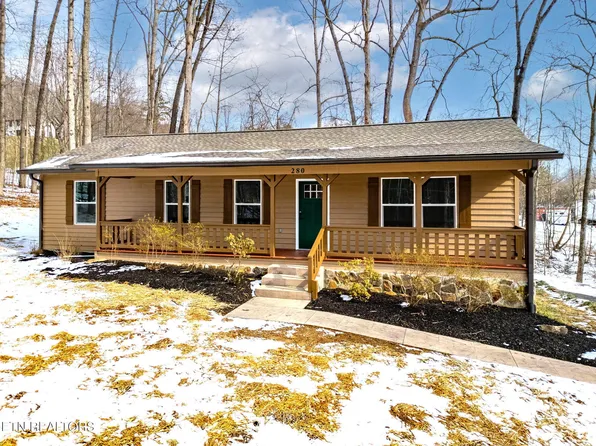 280 Tionesta Dr, Jacksboro, TN 37757
