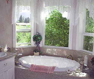 Master Bath, tub