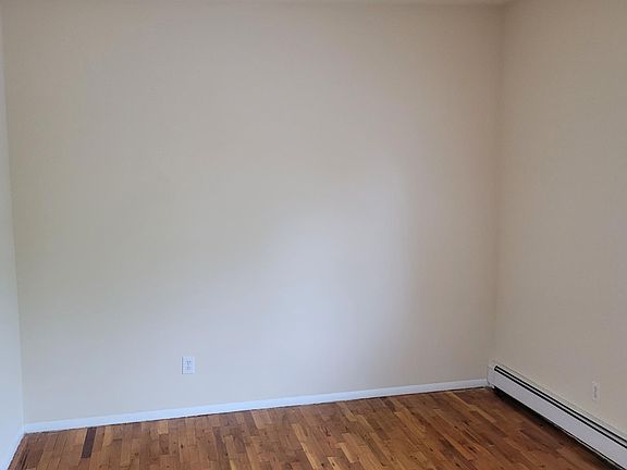3rd image of 58 Shelley Ct
