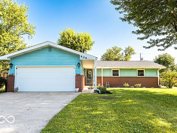 3rd image of 909 White Dr