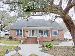 712 Lakeside Dr, Moncks Corner, SC 29461