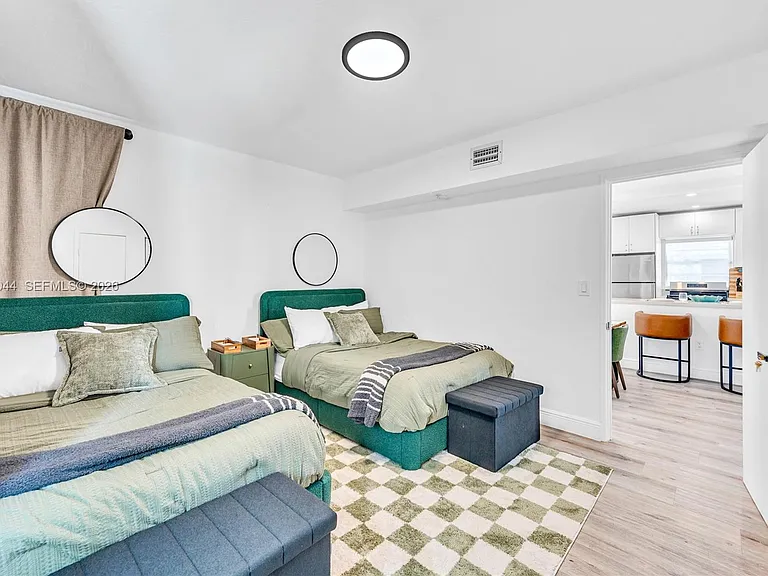 426 NE 26th St #1 — Photo 36