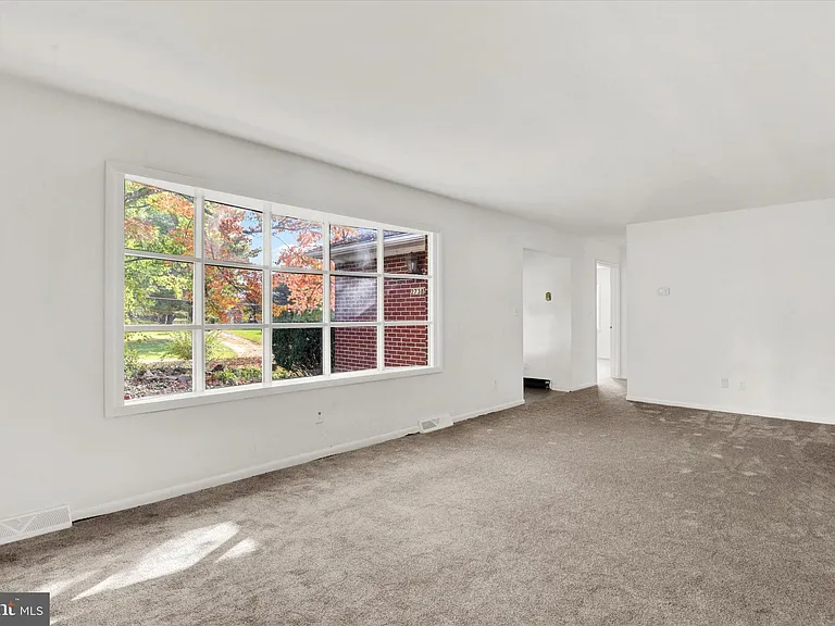 2738 Bird View Rd — Photo 3