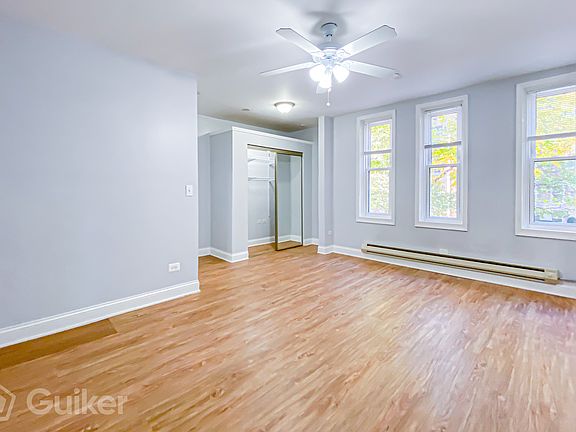 4th image of 4070G N Kenmore Ave #101