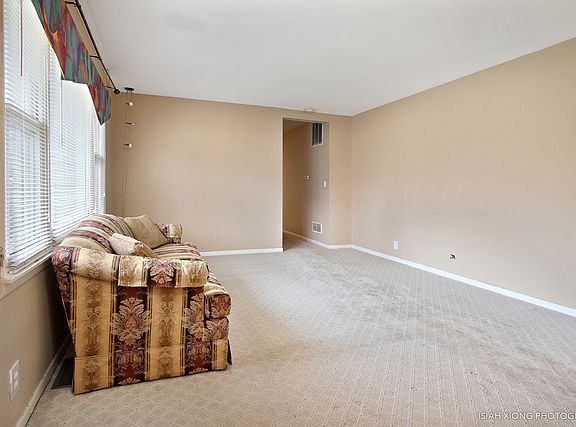 3rd image of 23519 W Grinton Dr