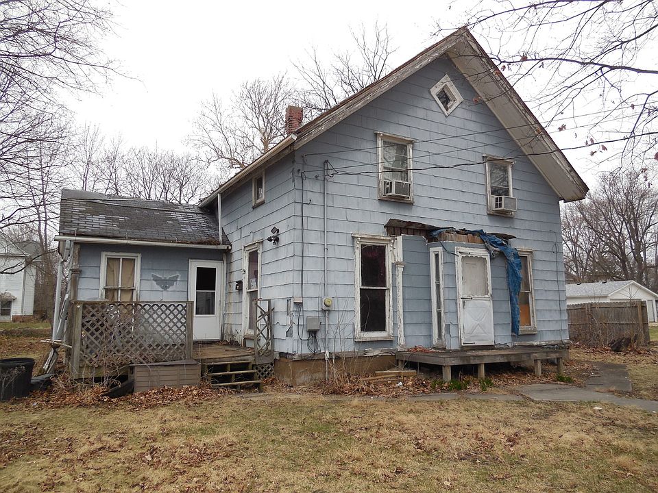 2nd image of 914 S Pleasant St