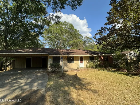 1156 Wooddell Dr, Jackson, MS 39212