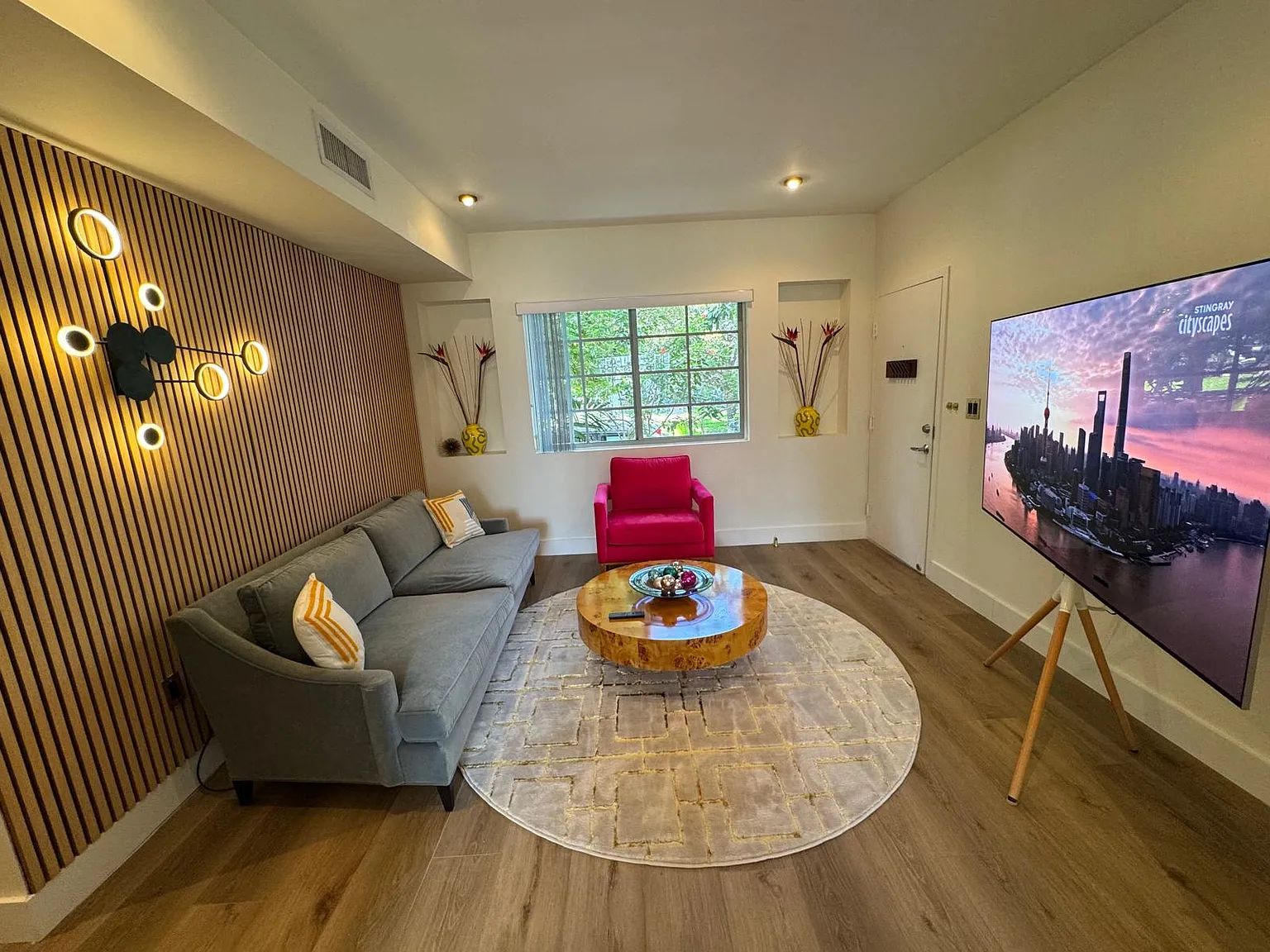 2 bed, 884 sqft, $7,500 — Photo 2