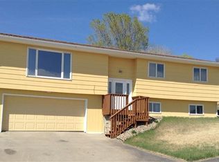 2108 Antelope St, Pierre, SD 57501