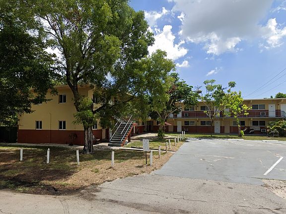 3rd image of 700 NW 10th Ter #5