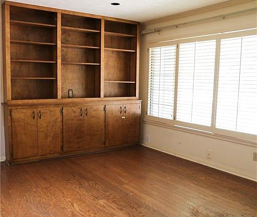 3rd image of 325 Williamson Pl