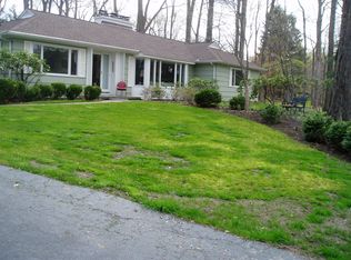 32 Countryside Rd, Fairport, NY 14450