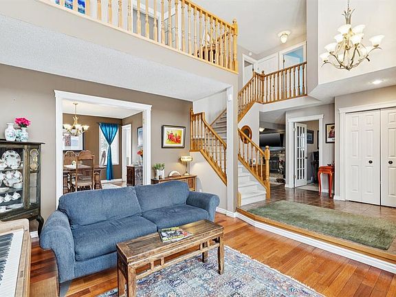 5th image of 4 W Wood Valley Rise SW