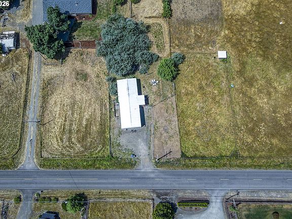2nd image of 82784 Howe Ln