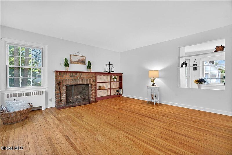 5th image of 2209 Niskayuna Drive