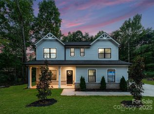 1022 Dooley Dr, Charlotte, NC 28227