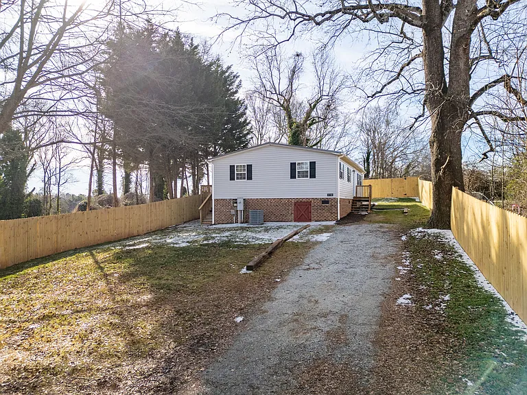 110 Couch St — Photo 26