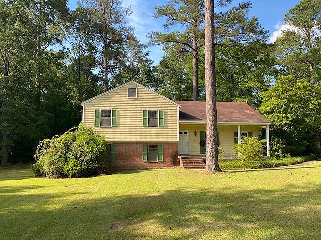 1st image of 140 Lake Valley Dr