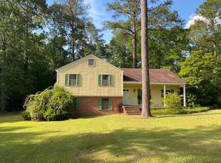 140 Lake Valley Dr, Starkville, MS 39759