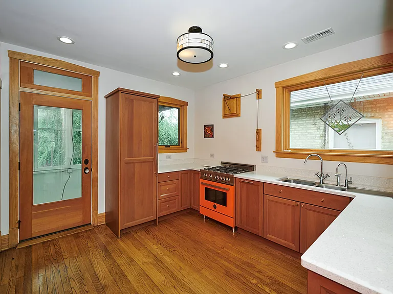 216 Le Moyne Pkwy — Photo 10