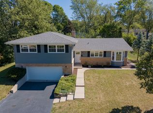 315 Sharon Dr, Barrington, IL 60010