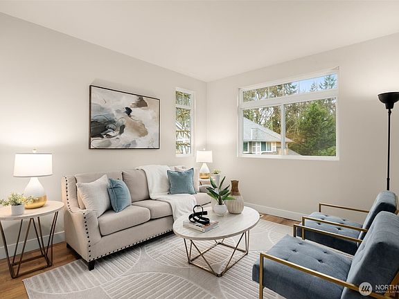 2nd image of 6773 SE Cougar Mountain Way #4