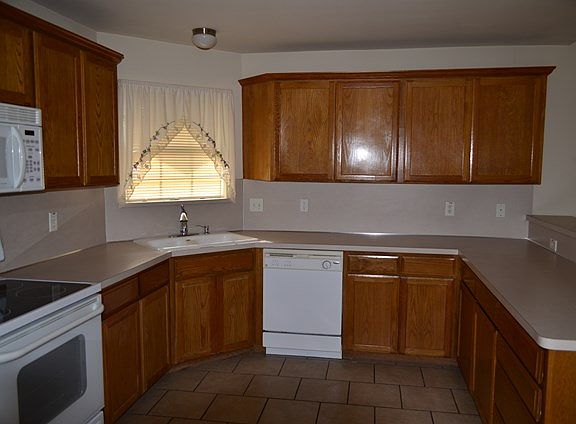 3rd image of 3513 Silver Spur Dr