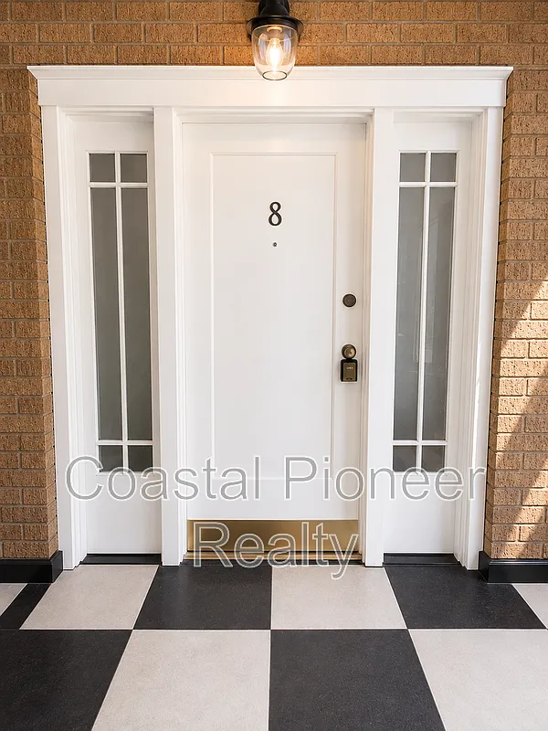 2 bed, 1.0 bath, 950 sqft, $1,495 — Photo 1