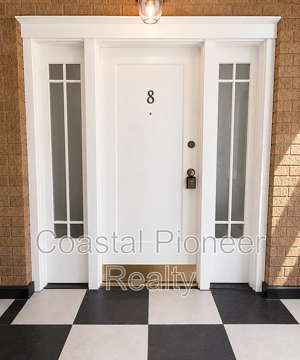 4015 N Seminole Ave #8