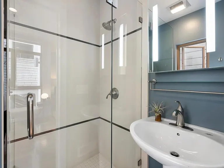 576 Shotwell St #1 — Photo 18