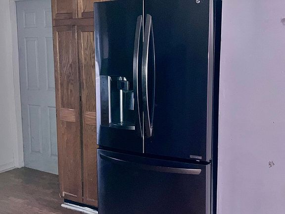 4th image of 1810 Madisonville Rd